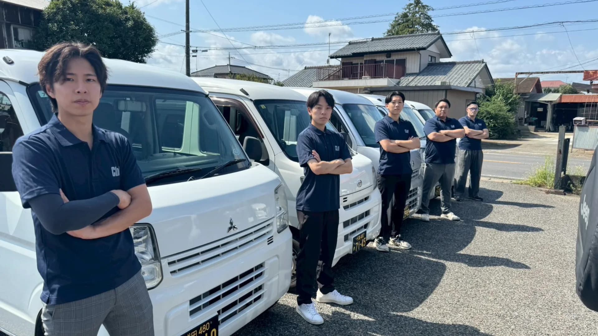 CLoREドライバー6名と車両が並ぶ様子